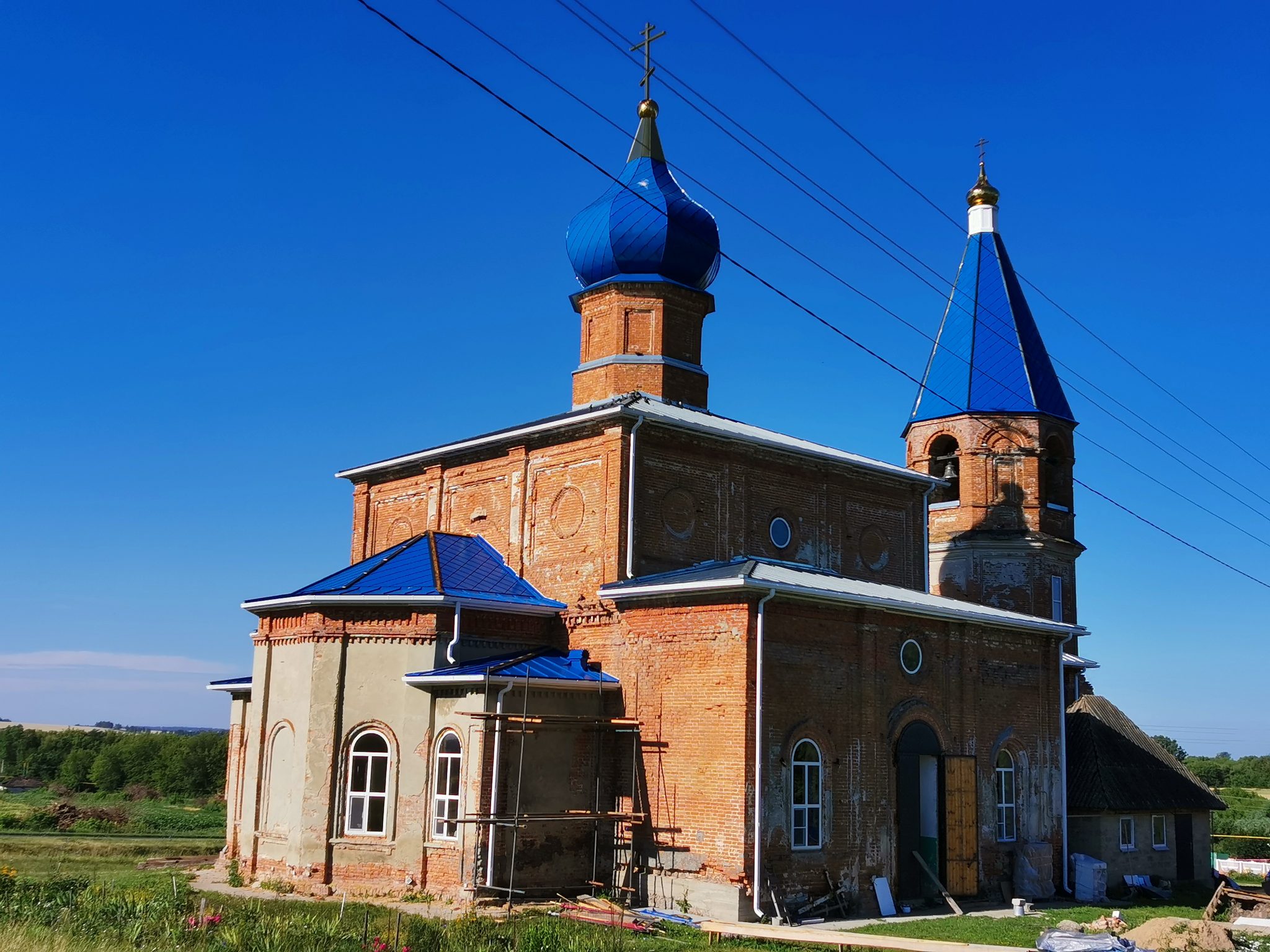 Погода в амосовке. Храм Любицкое Медвенский район. Амосовка Медвенский район Курская область. Храм в Любицком Медвенский район Курская область. Михайловский храм Кигбаево.